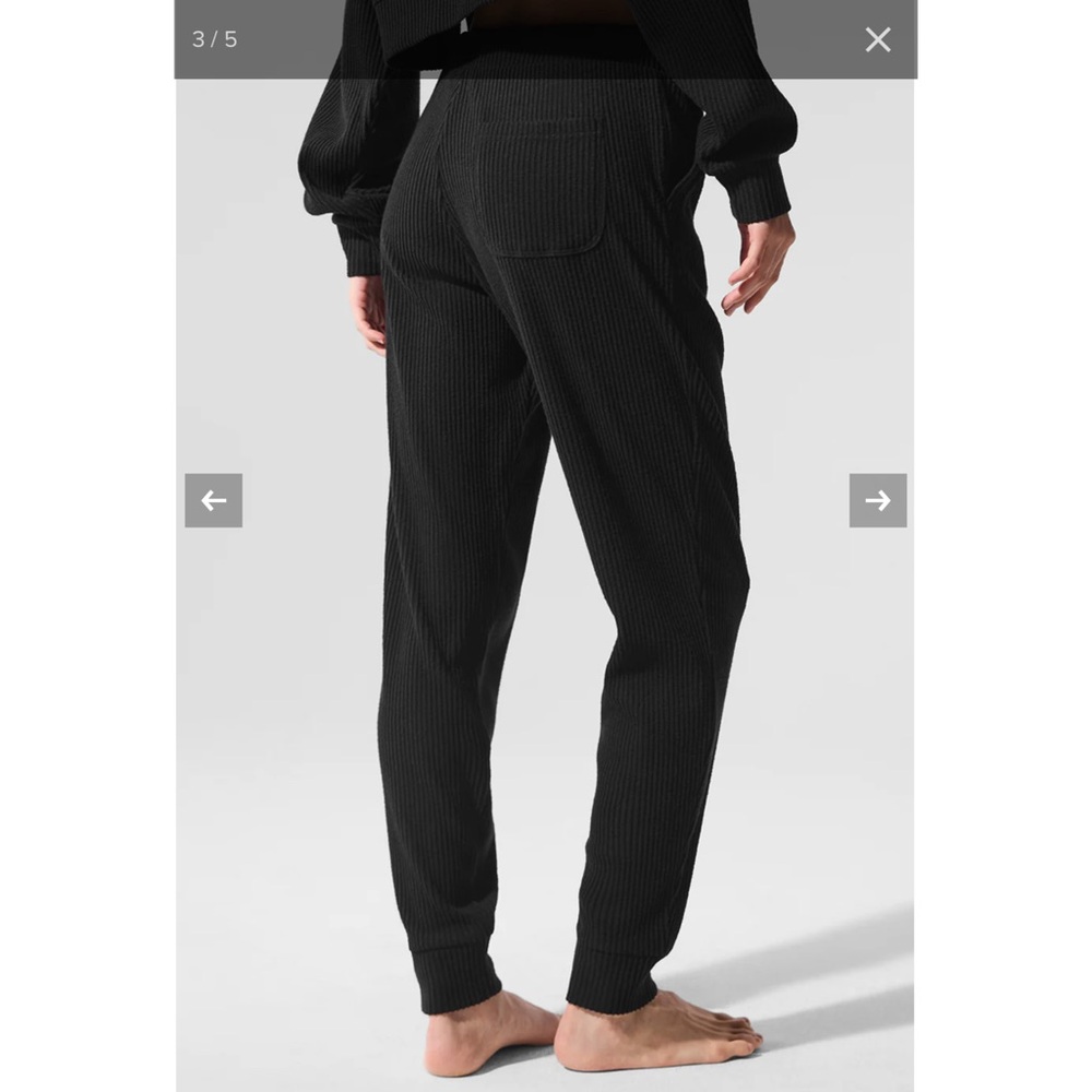 Alo Muse Sweatpant - Black - Medium